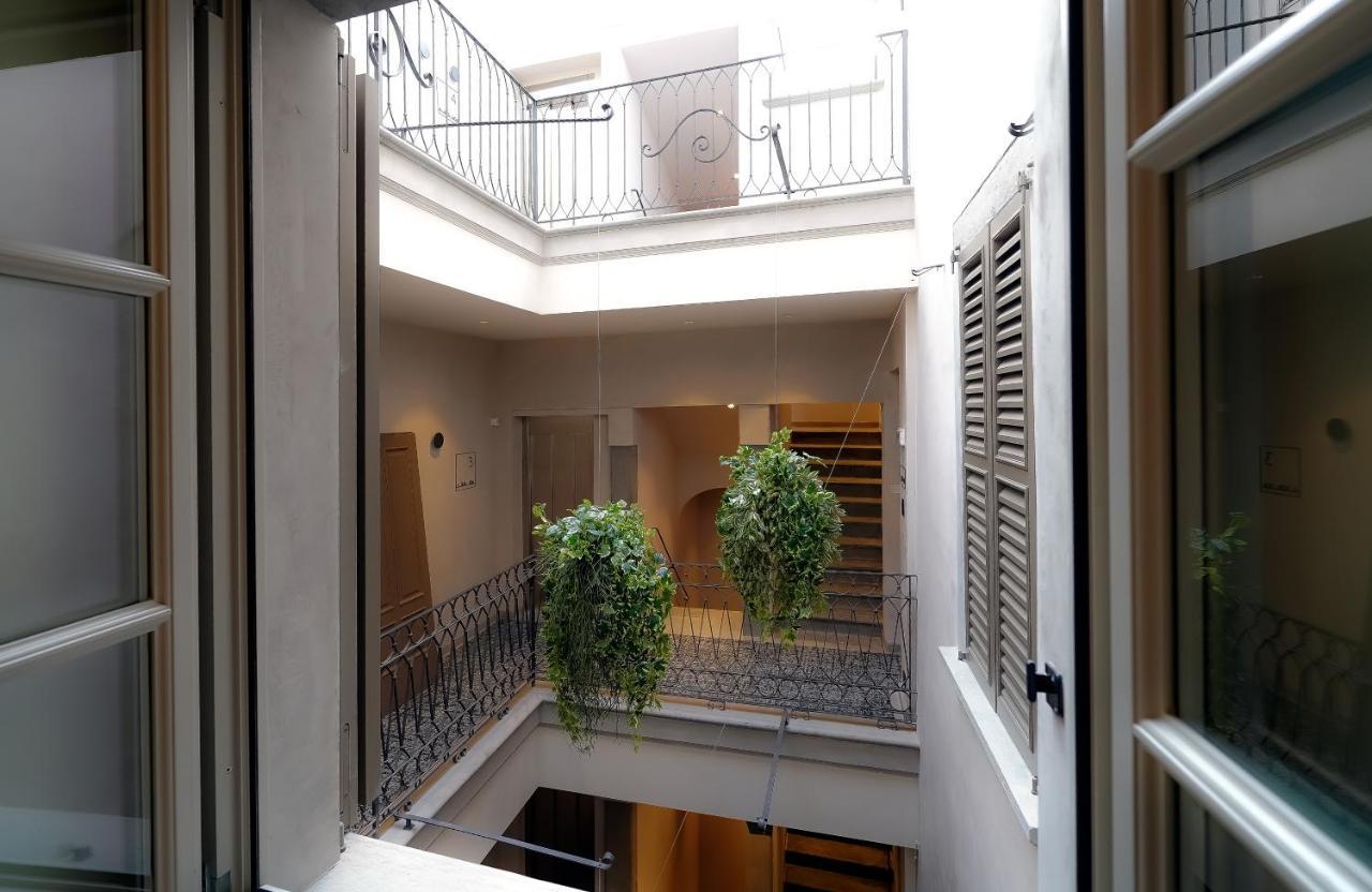 Bergamo Inn 21 Dış mekan fotoğraf Interior of the building