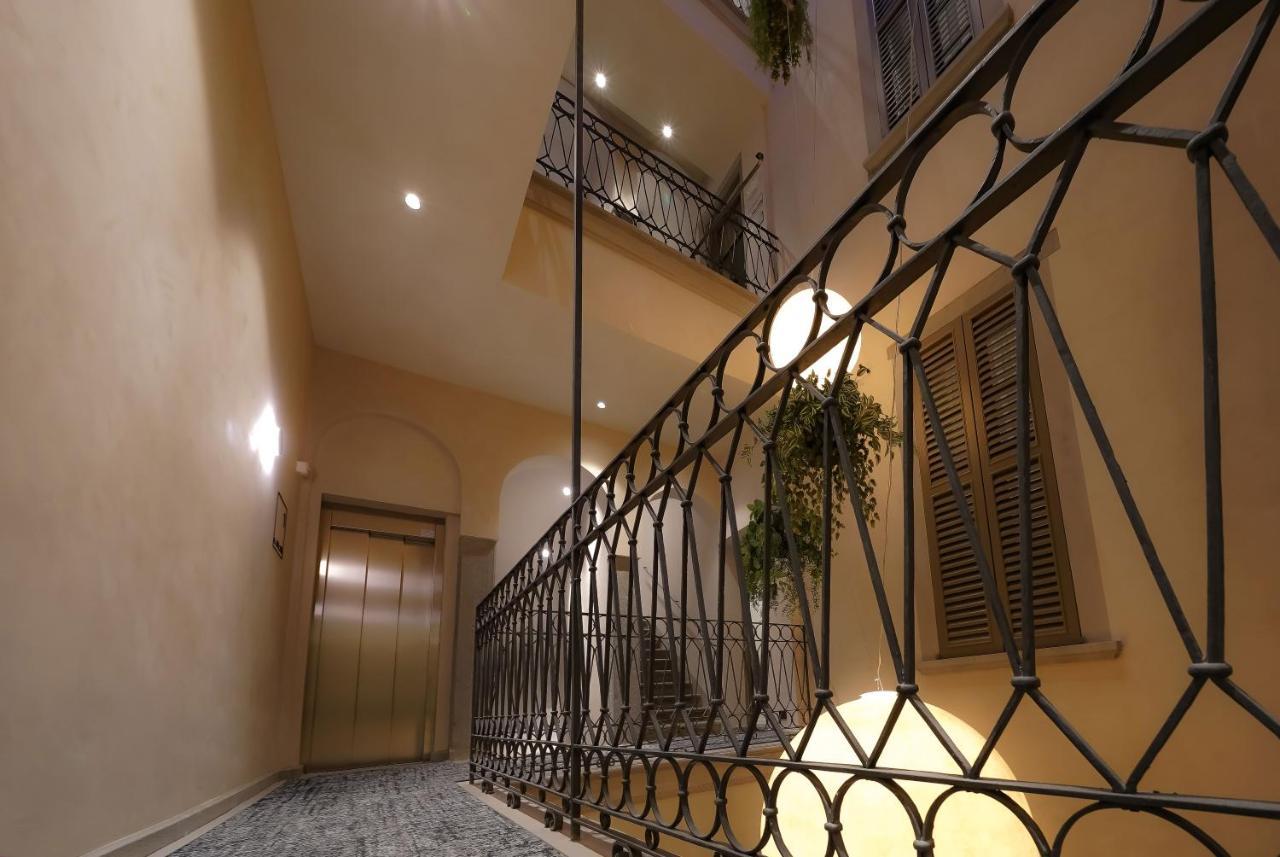 Bergamo Inn 21 Dış mekan fotoğraf Interior of the hotel