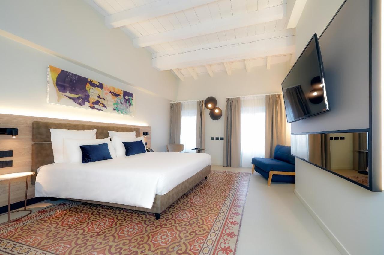 Bergamo Inn 21 Dış mekan fotoğraf Deluxe Room